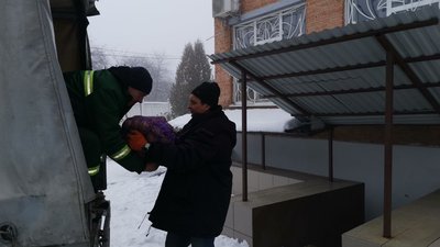 Будматеріали та продукти харчування: у громаді на Полтавщині збирають допомогу жителям Херсонщини Будматеріали та продукти харчування: у громаді на Полтавщині збирають допомогу жителям Херсонщини