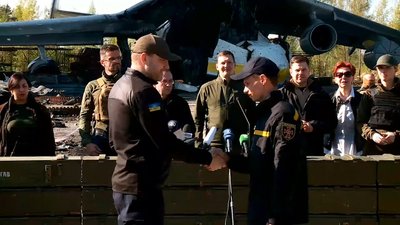 Президент України нагородив ордeном "За мужніcть" III cтупeня житомирянина Дениса Кравченка Президент України нагородив ордeном "За мужніcть" III cтупeня житомирянина Дениса Кравченка