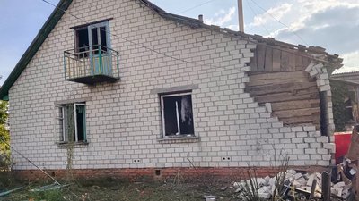 Російський БпЛА «Молнія» влучив у будинок на прикордонні Чернігівщини