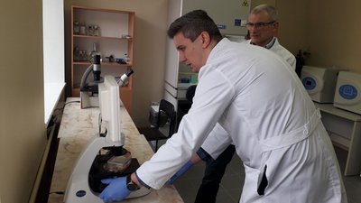У Сумах досліджують властивості біологічних матеріалів У Сумах досліджують властивості біологічних матеріалів