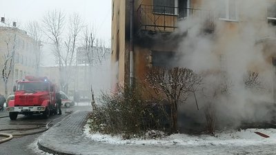 Рятувальники евакуйовували людей через пожежу у львівській багатоповерхівці