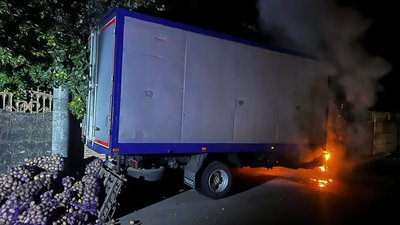 вантажівка