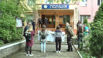 Ужгород долучився до всеукраїнської акції «Авакова — у відставку!»