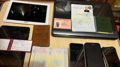 Стежив за ешелонами ЗСУ. На Кіровоградщині затримали інформатора російських спецслужб Стежив за ешелонами ЗСУ. На Кіровоградщині затримали інформатора російських спецслужб
