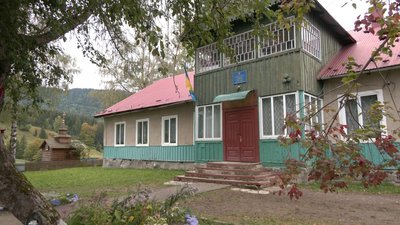 Буковинські п'ятикласники не мають друкованих підручників — як школярі навчаються за новою програмою НУШ Буковинські п'ятикласники не мають друкованих підручників — як школярі навчаються за новою програмою НУШ
