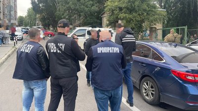 У Львові члена ГО підозрюють в організації незаконного виїзду військовозобов'язаних за кордон
