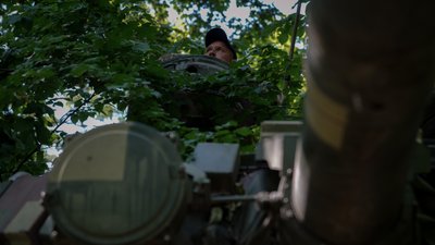 "Обстрілюють так, щоб голову не підіймали": як військові обороняють Слов’янськ. СУСПІЛЬНЕ | ВІДЕОНОВИНИ