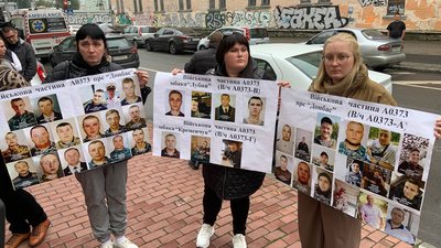 Родичі полонених моряків, які обороняли Маріупольський порт, просять повернути їх додому