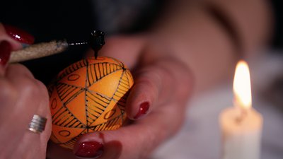 Як розписати буковинську писанку "40 клинців" — інструкція від майстрині Як розписати буковинську писанку "40 клинців" — інструкція від майстрині