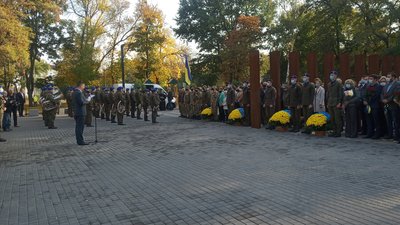 У Харкові вшановують захисників України У Харкові вшановують захисників України