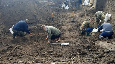 На Тернопільщині знайшли рештки людей часів Другої світової війни На Тернопільщині знайшли рештки людей часів Другої світової війни