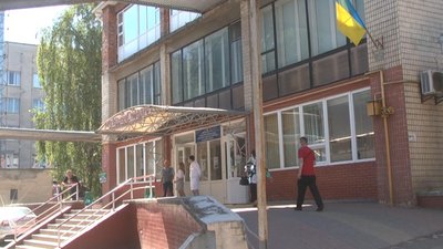 Хмельницька міська лікарня отримала пульсоксиметри, частину яких передасть іншим закладам міста