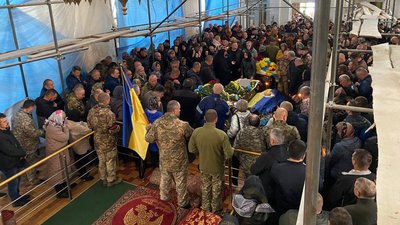 У Луцьку попрощалися з двома загиблими бійцями У Луцьку попрощалися з двома загиблими бійцями