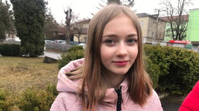 У Тернополі школярі передали книги пораненим військовим У Тернополі школярі передали книги пораненим військовим