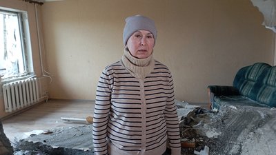 Тиждень після ракетного удару по багатоповерхівці Кривого Рогу: будівельники укріплюють стіни двох під'їздів Тиждень після ракетного удару по багатоповерхівці Кривого Рогу: будівельники укріплюють стіни двох під'їздів
