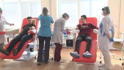 На Луганщині через карантин кількість донорів крові зменшилась вдвічі На Луганщині через карантин кількість донорів крові зменшилась вдвічі