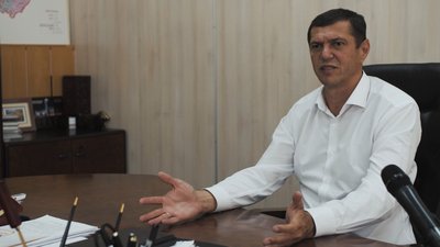 "Так працювати неможливо": куратор медицини Рівненщини обурився, що у ТЦ люди – без масок