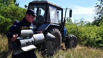 Піротехніки продовжують розмінування Миколаївщини після обстрілів з боку військ Росії