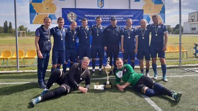 Роменські рятувальники виграли кубок України з футзалу Роменські рятувальники виграли кубок України з футзалу
