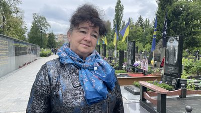 "Він живий, поряд з нами": як у Полтаві проводили поминальні дні "Він живий, поряд з нами": як у Полтаві проводили поминальні дні