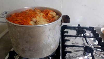 "Вареничний батальйон": черкащанки готують домашні страви для українських воїнів "Вареничний батальйон": черкащанки готують домашні страви для українських воїнів