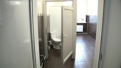 За новими вимогами облаштовані внутрішні санвузли і у Солобковецькому навчально-реабілітаційному центрі За новими вимогами облаштовані внутрішні санвузли і у Солобковецькому навчально-реабілітаційному центрі