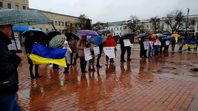 Право на демобілізацію. У Кропивницькому родини військових вийшли на акцію Право на демобілізацію. У Кропивницькому родини військових вийшли на акцію