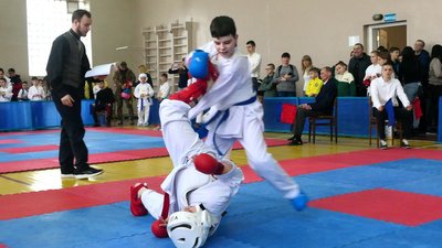 У Глухові на Сумщині провели обласний турнір з карате "Кубок Гетьманщини" У Глухові на Сумщині провели обласний турнір з карате "Кубок Гетьманщини"