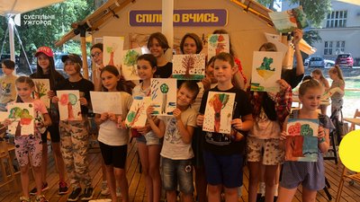Понад сотню дітей щодня відвідують літній простір “Спільно Кепм в Ужгороді” Понад сотню дітей щодня відвідують літній простір “Спільно Кепм в Ужгороді”