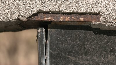 У Рівному руйнується пам'ятник жертвам Чорнобиля. Грошей поки не знайшли У Рівному руйнується пам'ятник жертвам Чорнобиля. Грошей поки не знайшли