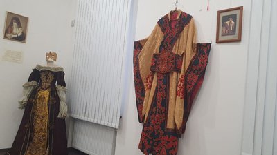 Театральні костюми, маски та головні убори: у будинку Блещунова в Одесі відкрили виставку Театральні костюми, маски та головні убори: у будинку Блещунова в Одесі відкрили виставку
