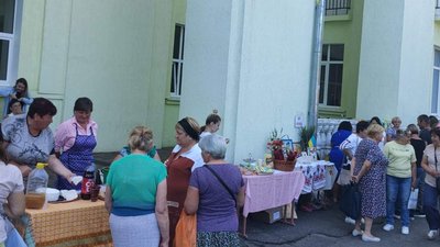 У Гребінці на ярмарку зібрали майже 100 тисяч гривень для допомоги військовим