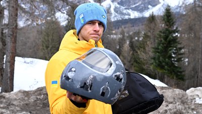 Владислав Гераскевич з "шоломом пам'яті"