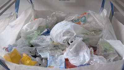 Як чернігівці відмовляються від пластикових пакетів: з 2022 року їх заборонять в Україні Як чернігівці відмовляються від пластикових пакетів: з 2022 року їх заборонять в Україні