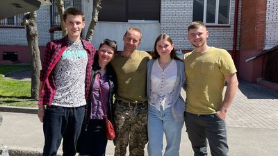 Чоловіки з гідністю продовжують воювати: історії дружин військових з Тернополя