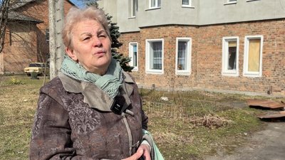 Мешканці громади на Волині пишуть заяви на відшкодування збитків після обстрілу РФ Мешканці громади на Волині пишуть заяви на відшкодування збитків після обстрілу РФ