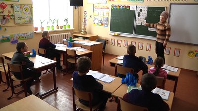 У Довбиській спеціальній школі-інтернаті на Житомирщині працівникам боргують зарплату У Довбиській спеціальній школі-інтернаті на Житомирщині працівникам боргують зарплату