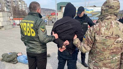 На Вінниччині затримали чоловіків, які пропонували хабар прикордонникам