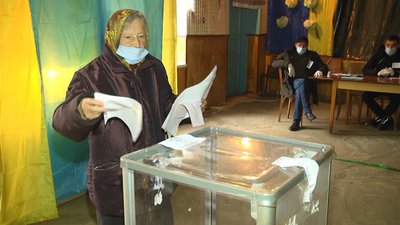 На цій дільниці 41 виборець за списком