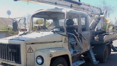 Дрон РФ поцілив у автомобіль енергетиків на Дніпропетровщині