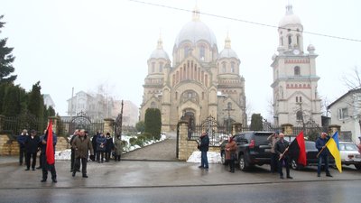 На Тернопільщині в останню дорогу провели військовослужбовця Івана Кімеле