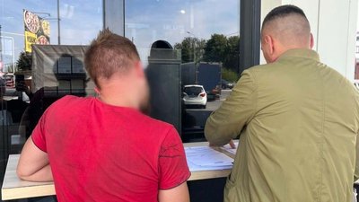 привласнив гроші військового, шахрайство, авто для фронту, тернопіль, теребовля