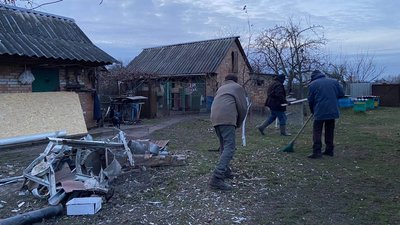 Сили РФ обстріляли прикордоння Сумщини: пошкоджені інфраструктурний об'єкт, оселі, підприємство Сили РФ обстріляли прикордоння Сумщини: пошкоджені інфраструктурний об'єкт, оселі, підприємство