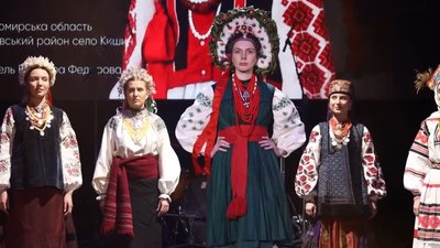 У колекції Ксенії Малюкової 130 українських строїв з різних областей України У колекції Ксенії Малюкової 130 українських строїв з різних областей України