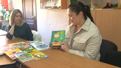 "Подаруй бібліотеці українську книгу": черкаська школа поповнює фонди "Подаруй бібліотеці українську книгу": черкаська школа поповнює фонди