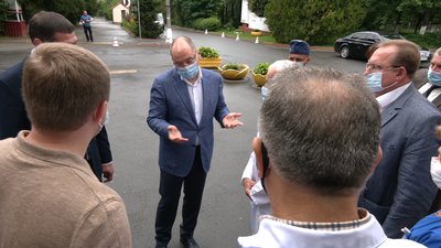 Зарплати лікарів, майбутнє "швидкої" і COVID. Що наговорив міністр Степанов у Рівному Зарплати лікарів, майбутнє "швидкої" і COVID. Що наговорив міністр Степанов у Рівному