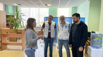 "Лікарі світу" підтримують центри підтримки переселенців "Я - Маріуполь"