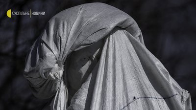 У Києві захищають пам’ятники від російських обстрілів У Києві захищають пам’ятники від російських обстрілів