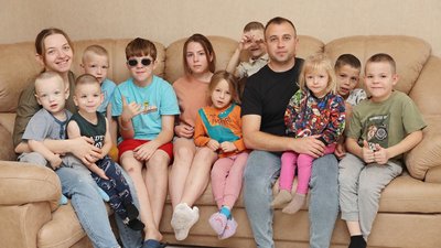 дитбудинок, Богути, прийомна сім'я
