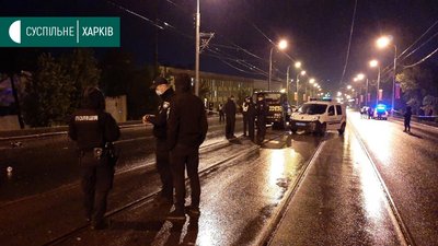 Внаслідок зіткнення із патрульним авто у Харкові вибухнув легковик, є загиблі Внаслідок зіткнення із патрульним авто у Харкові вибухнув легковик, є загиблі
